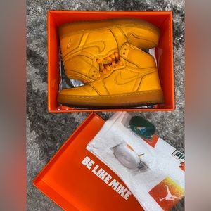 Nike Orange Gaterades Size5 worn once like new